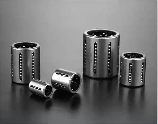 KH0622 KH0824 KH1026 KH1228 KH1428 KH1630 Cuscinetto a rulli lineare con acciaio cromato Gcr15